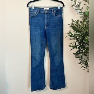 Zara denim flare‎ dark wash jeans size 6